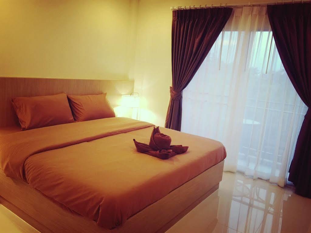 Oyo 306 Paradise Park Laemchabang Сі-Рача Екстер'єр фото