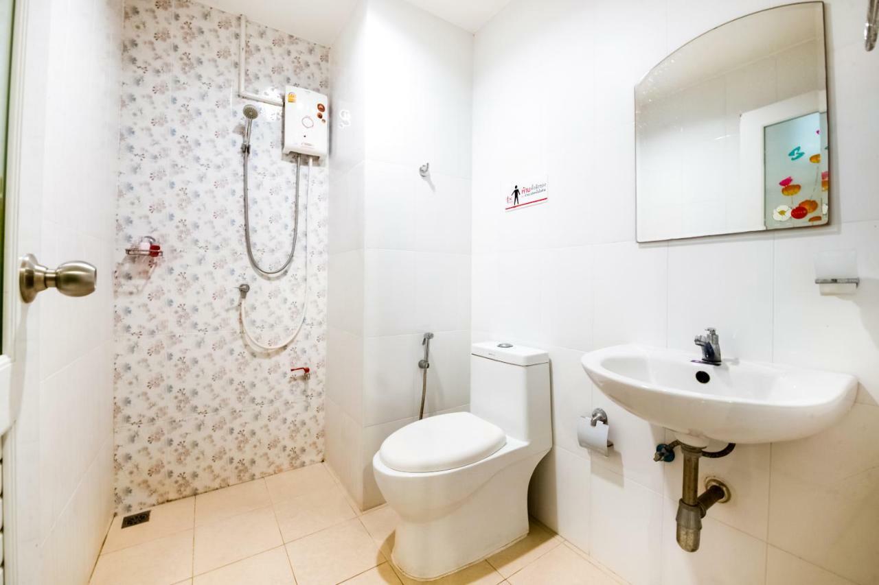 Oyo 306 Paradise Park Laemchabang Сі-Рача Екстер'єр фото
