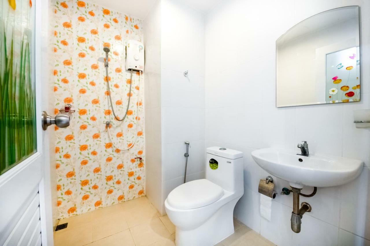 Oyo 306 Paradise Park Laemchabang Сі-Рача Екстер'єр фото
