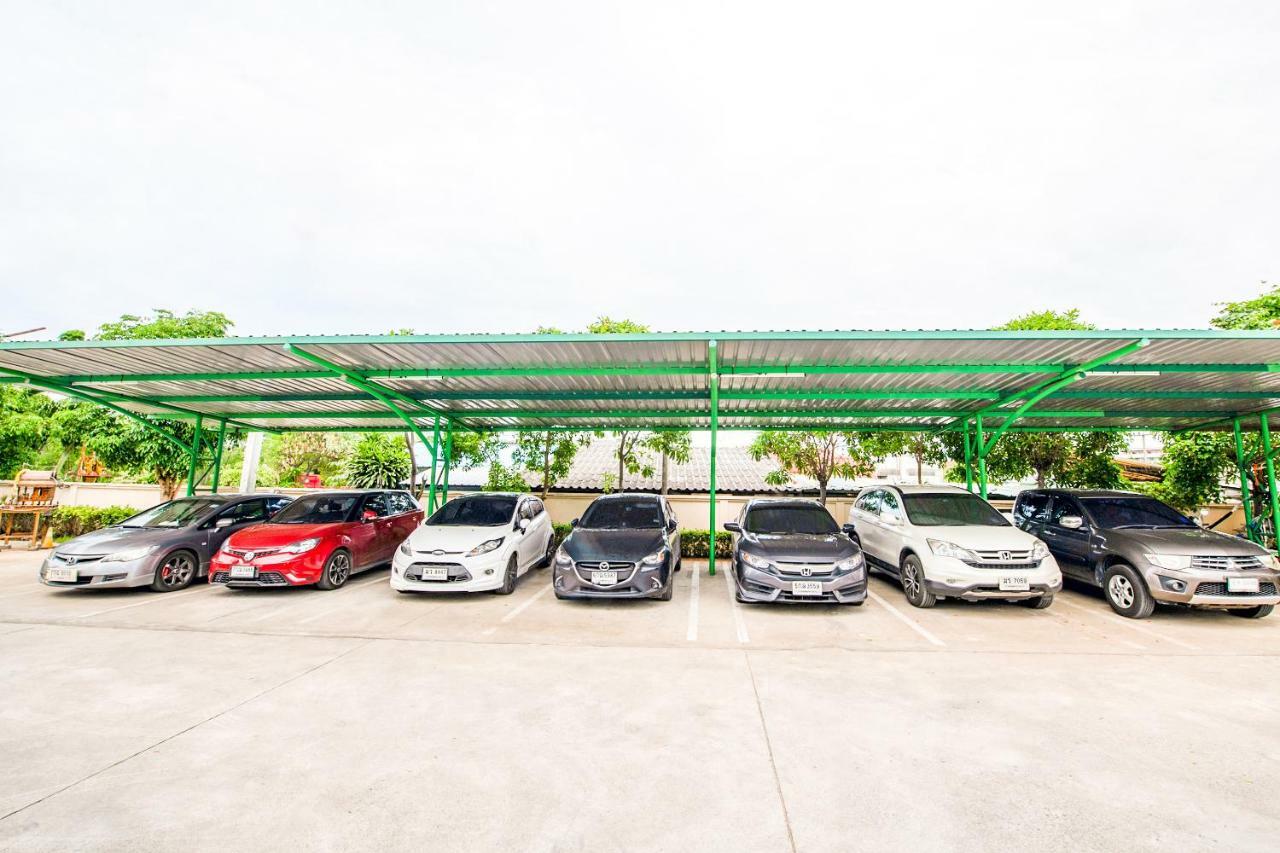 Oyo 306 Paradise Park Laemchabang Сі-Рача Екстер'єр фото